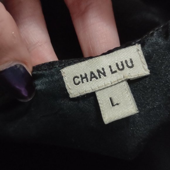 Chan Luu charcoal 100% silk skirt Size L - Picture 8 of 9